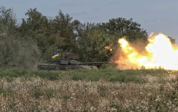 Ворог атакує на дев яти напрямках - Генштаб