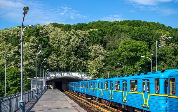 Станція метро Дніпро в Києві запрацювала після інциденту