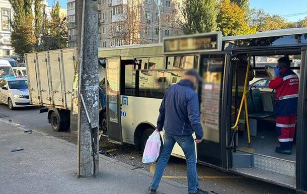 ДТП в Києві: зросла кількість потерпілих