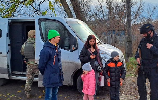 З Мирнограда евакуювали практично всіх дітей