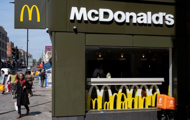 Акції McDonald s впали на 9% на тлі масових отруєнь бургерами