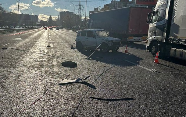 Автобус врізався в машини: з явилися подробиці ДТП в Києві