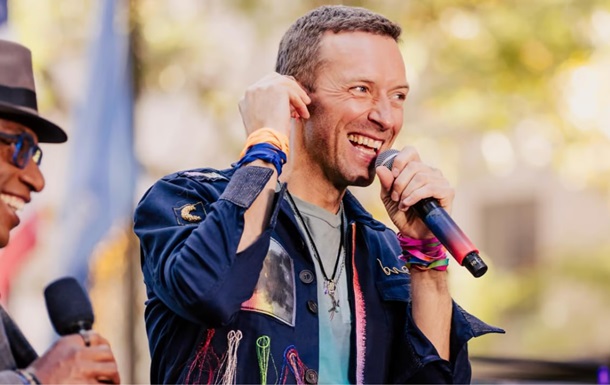 Фронтмен Coldplay провалився під сцену під час концерту в Мельбурні