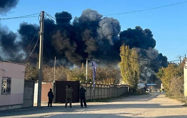 В Криму вибухнув бензовоз і спалахнула пожежа