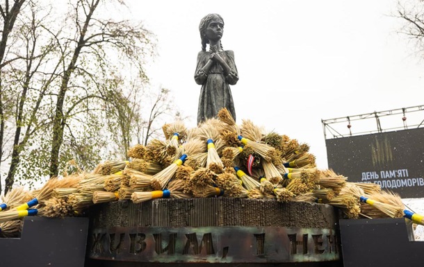 В Україні вшановують пам ять жертв Голодоморів