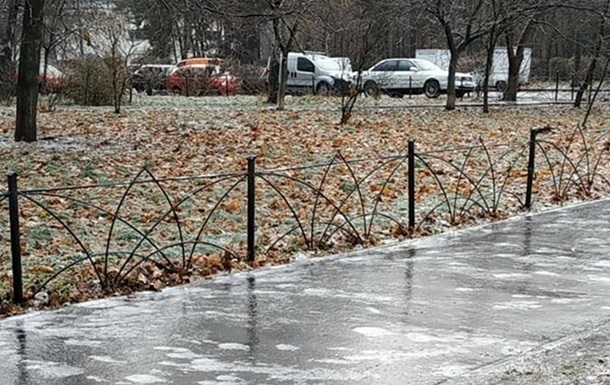 В Украине преимущественно без осадков, местами мокрый снег, дождь и гололед