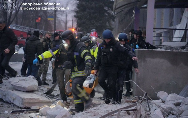 Обстріл Запоріжжя: Зеленський закликав партнерів діяти