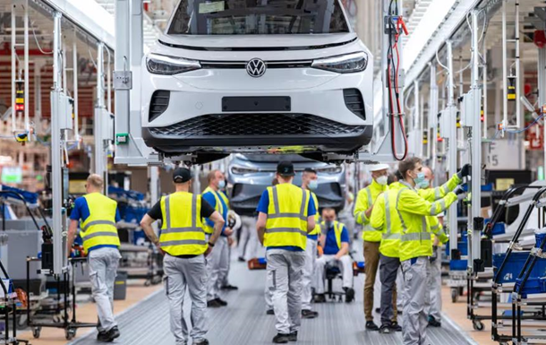 Volkswagen не закриє жодного заводу, але проведе масштабне скорочення