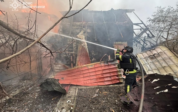 Спасатели в Покровске попали под повторный обстрел