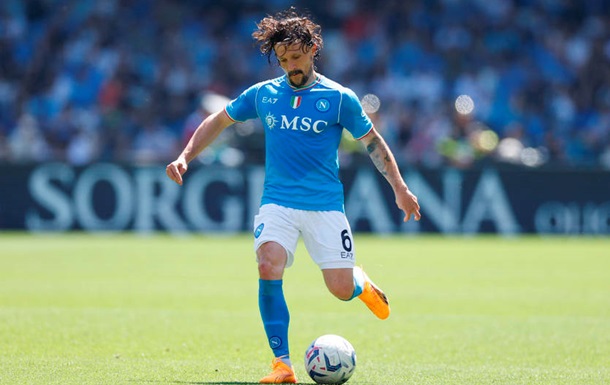 Наполи расторг контракт с ненужным тренеру защитником