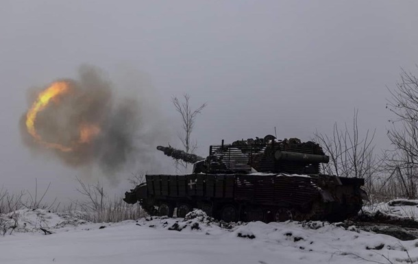 Ворог посилено атакує на трьох напрямках - Генштаб