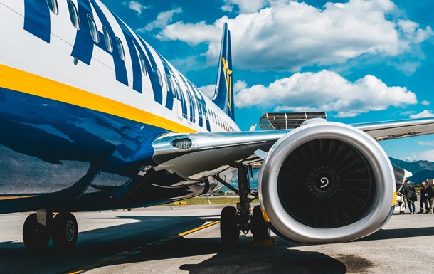 Самолет Ryanair, направлявшийся в Австрию, вынужденно приземлился в Чехии