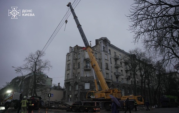 В Киеве продолжается ликвидация последствий атаки 