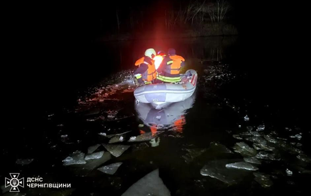 В Черниговской области под лед провалились дед и внук