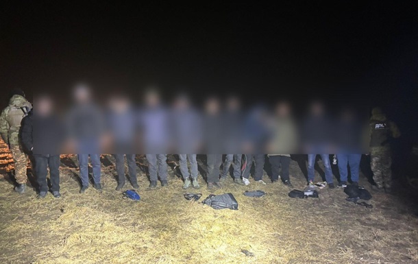 В Одесской области остановили авто с 10 уклонистами