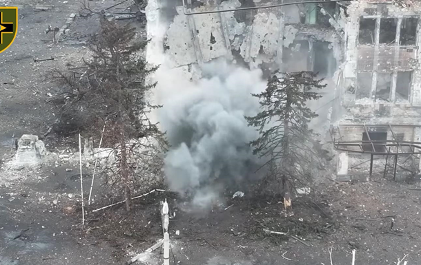 Танкисты в упор  развалили  штурмовиков РФ