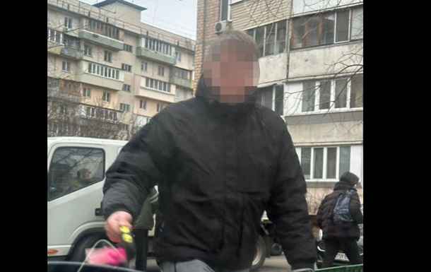 В Киеве задержали мужчину, который развращал детей
