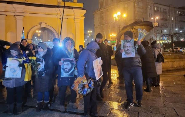 В Киеве прошло шествие памяти первых жертв Небесной Сотни