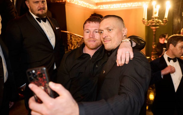 Альварес нецензурним словом оцінив Усика