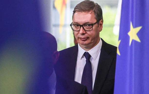 Президент Сербии пообещал поставить Трампу памятник