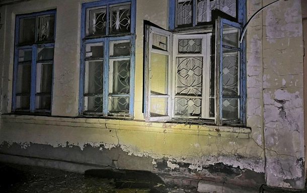 РФ обстреляла Никопольщину: повреждены предприятия, магазин, дома