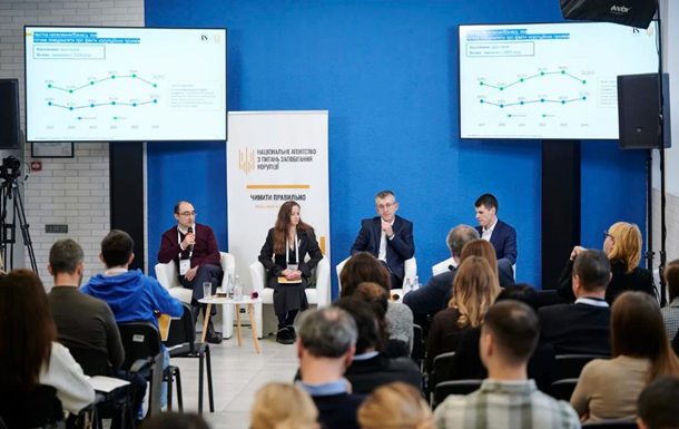НАПК: Украинцы демонстрируют рекордный уровень нетерпимости к коррупции