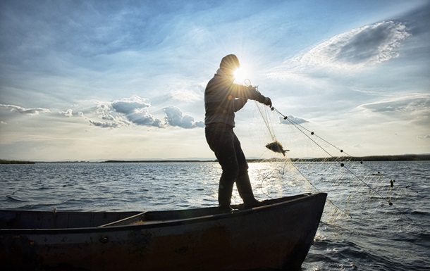 В госбюджет впервые поступили средства за промышленный лов рыбы