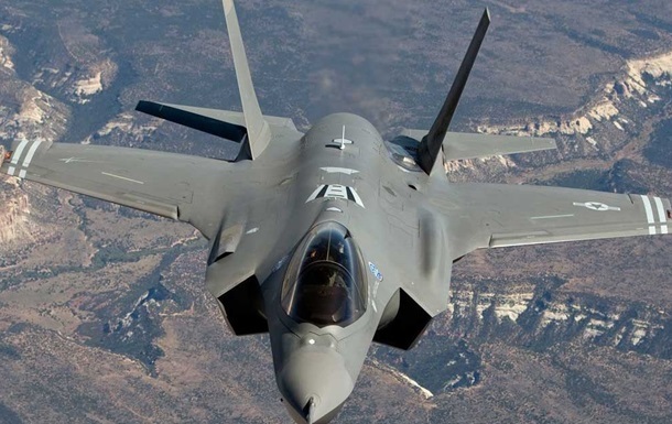 Израильский самолет атаковал подозрительные цели в Газе