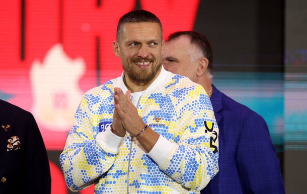 Усик рассказал, сколько может стоить тренировочный лагерь