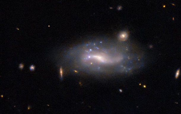 Hubble зазнімкував рідкісний вибух наднової на відстані