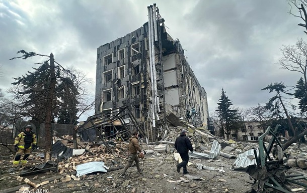 Підсумки 04.02: Атака на Ізюм та копалини