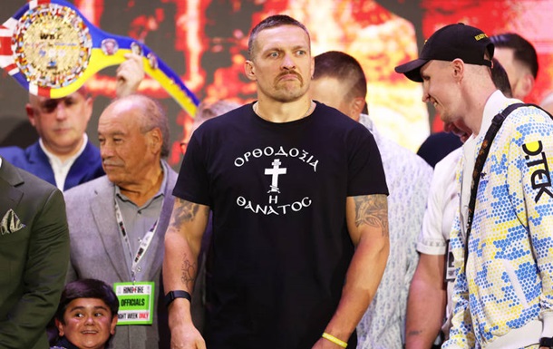 Промоутер назвал боксера, с которым Усик не проведет бой