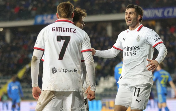 Милан справился с Эмполи в противостоянии десять на десять