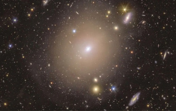 Телескоп Евклід зафіксував рідкісне кільце Ейнштейна