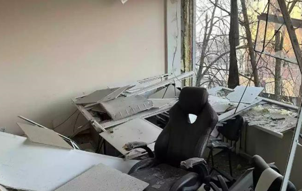 В Киеве обстрелом повреждены офисы двух телеканалов