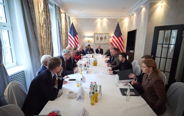 Зеленский обсудил с сенаторами США продолжение поддержки Украины