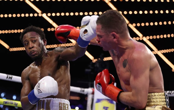 Беринчик выбросил больше, но Дэвис был точнее: статистика ударов боя