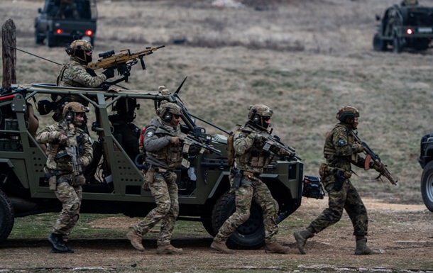 AP: Европа готовит план отправки войск в Украину