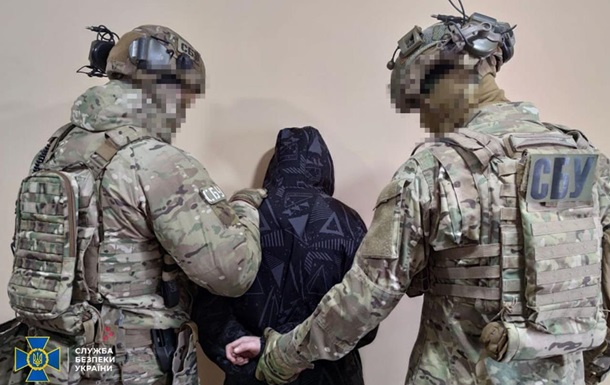 В Каменце-Подольском задержаны агенты РФ за подрыв курьера возле ТЦК