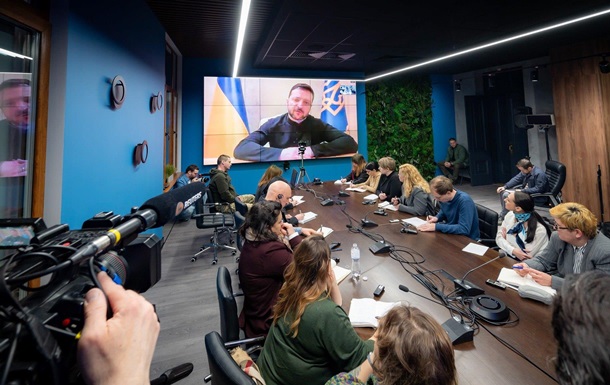 В вопросе контингента есть продвижение - Зеленский