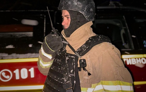 Россияне ударили по многоэтажке в Херсоне