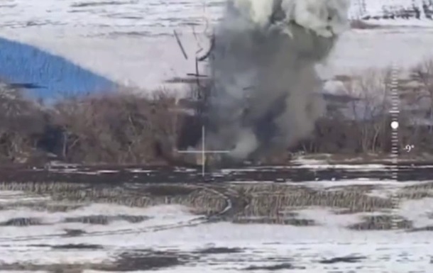 Украинские десантники взорвали вражескую позицию