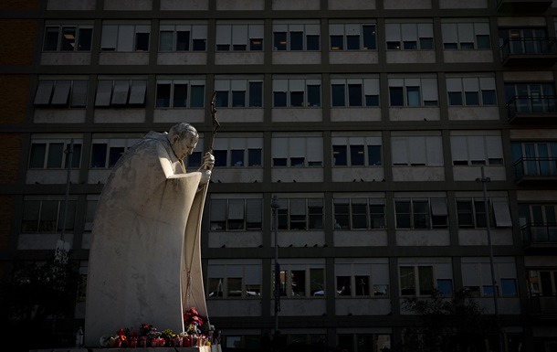 У Ватикані розповіли про зміни у стані здоров я Папи