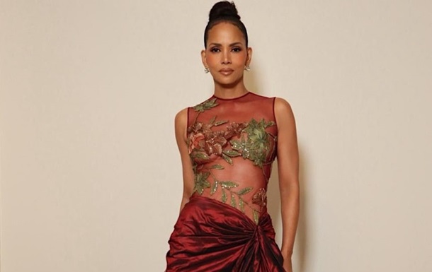 Хелли Берри  взяла реванш  за поцелуй 22-летней давности на Оскаре