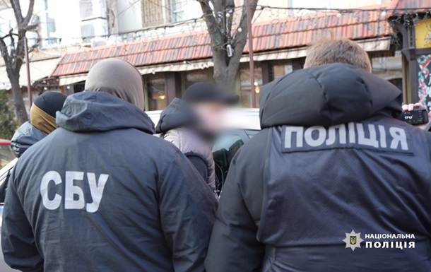 В Одессе разоблачили военных на вымогательстве взяток
