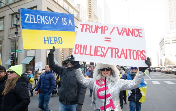 Серед українців зменшилася частка тих, хто вважає США дружньою країною