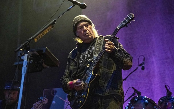 Ніл Янг оголосив про безкоштовний концерт в Україні