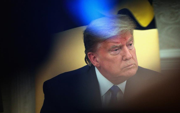 Короля просят отменить визит Трампа в Британию