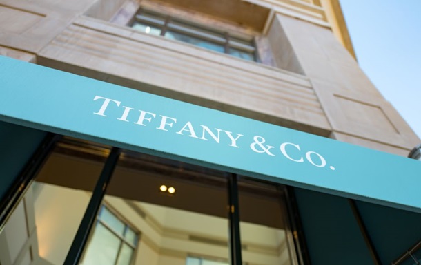 В США грабитель проглотил серьги за $770 тысяч во время ареста