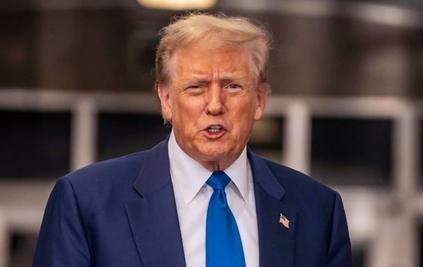 Трамп обіцяє купити нову Tesla, щоб підтримати Маска